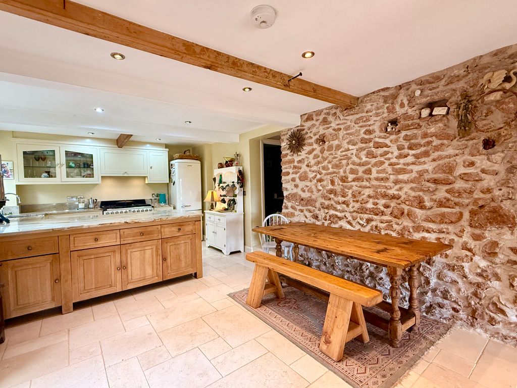 Property photo 3 of 18 Kitchen/Dining Area