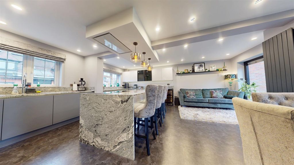 Property photo 3 of 27 12042025_163727.Jpg