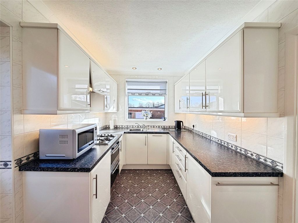 Property photo 3 of 23 Kitchen