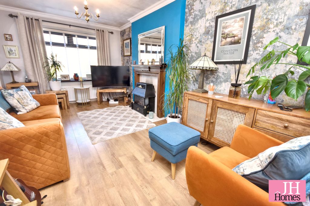 Property photo 2 of 18