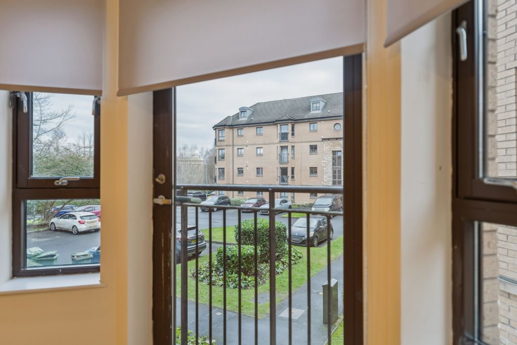 Property photo 3 of 21