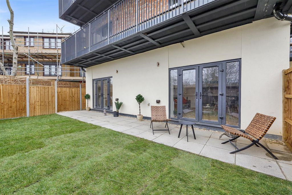 Property photo 2 of 13