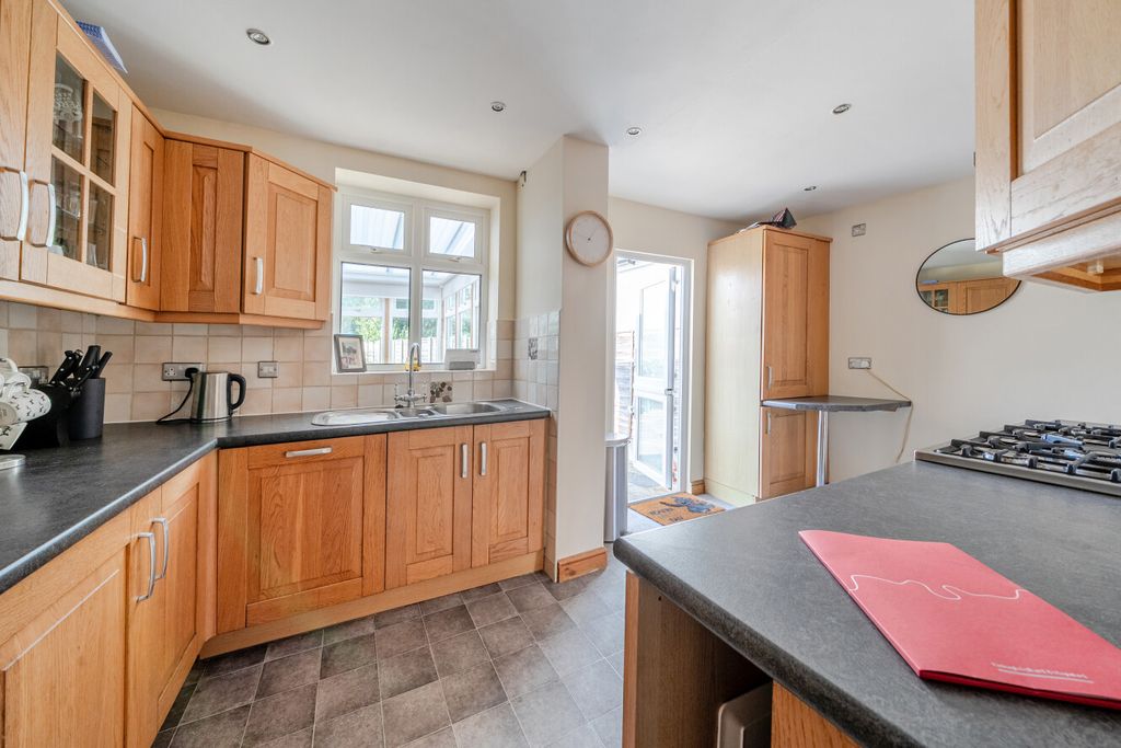 Property photo 3 of 21 1526027-10-6Abb82...