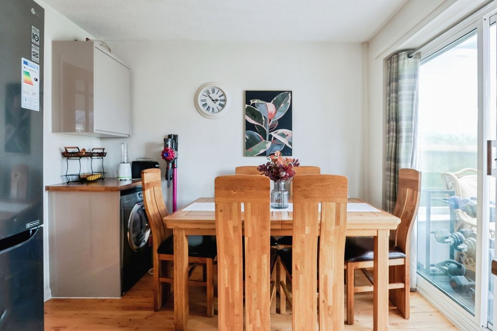 Property photo 3 of 19 Pbox-Img.Jpg