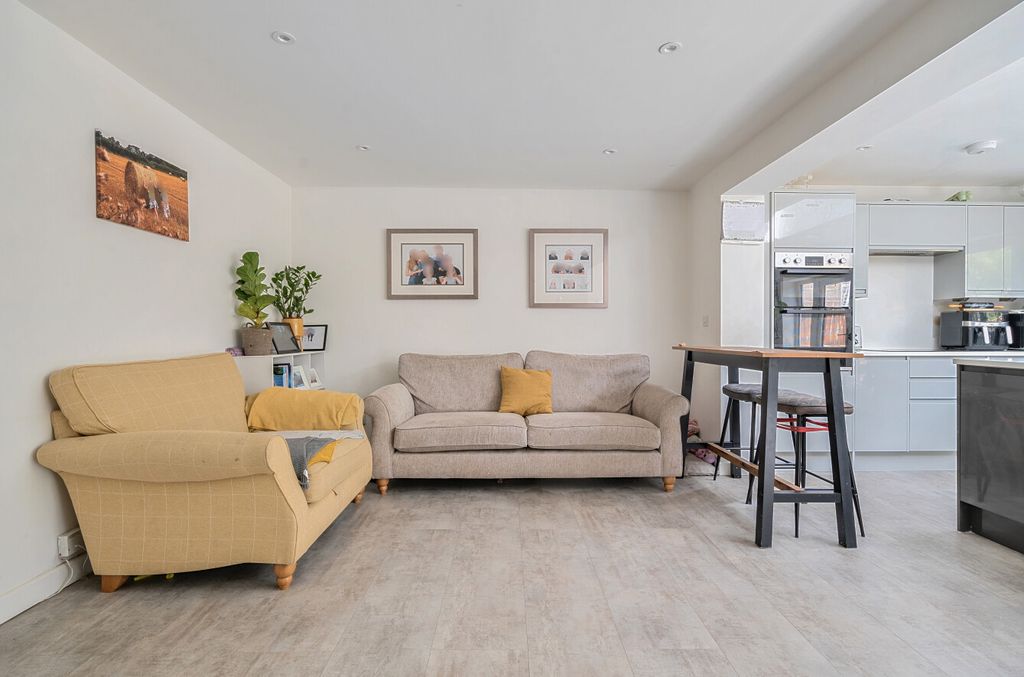 Property photo 3 of 11 4-681Ca306224Ec-1...