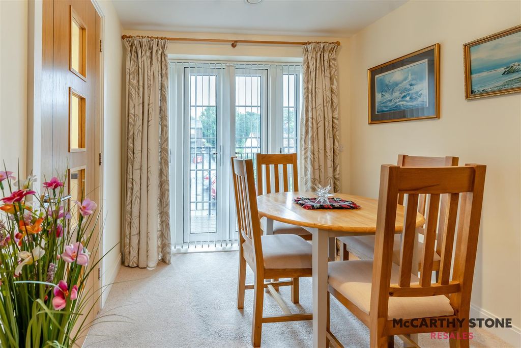 Property photo 2 of 21 8616531-Interior04.Jpg