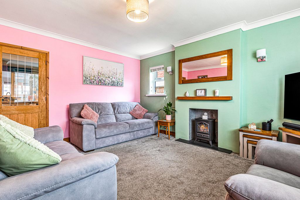 Property photo 2 of 21