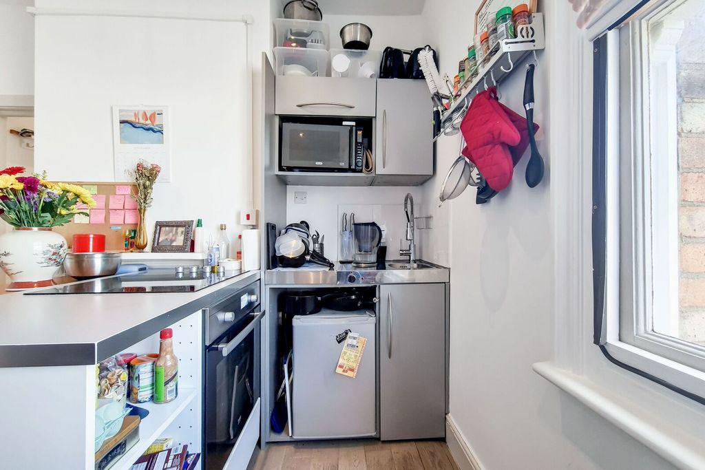 Property photo 2 of 9