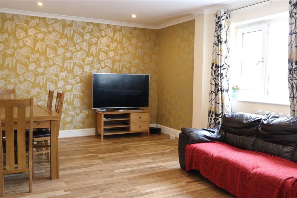 Property photo 1 of 3 Living Room.Jpg