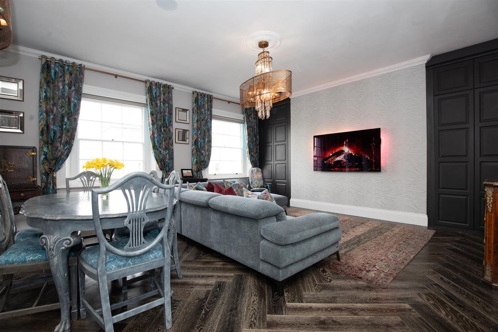 Property photo 3 of 11 Open Plan Lounge / Kitchen