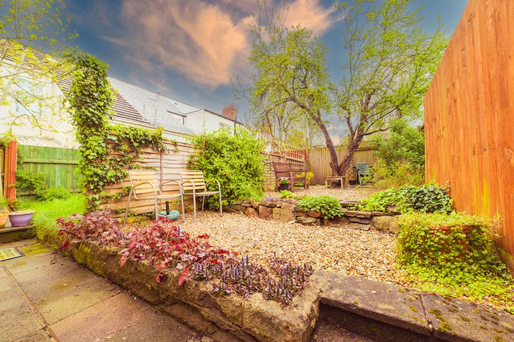 Property photo 2 of 14