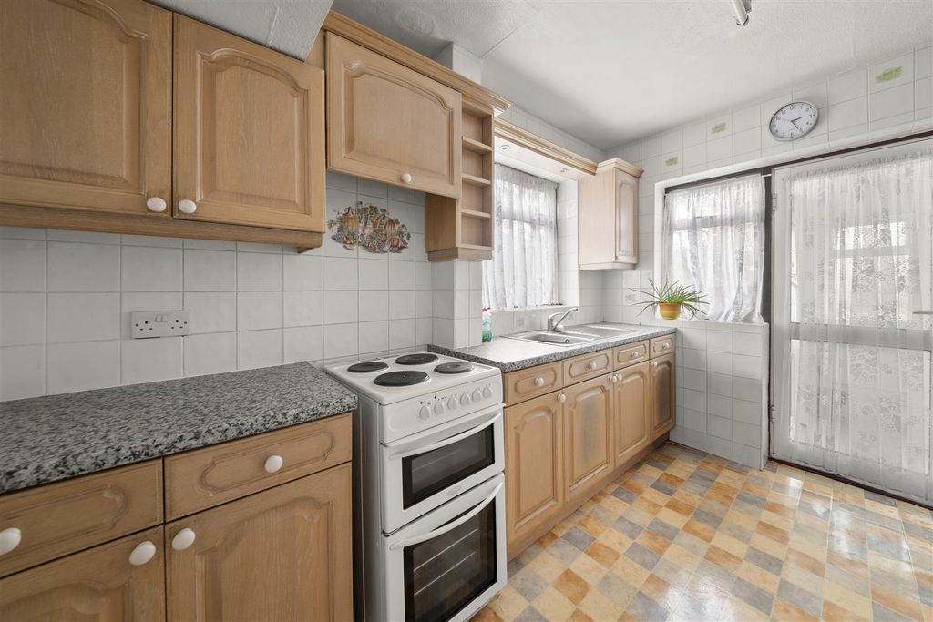 Property photo 3 of 21 5