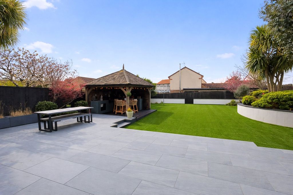 Property photo 3 of 22 Picture No. 03