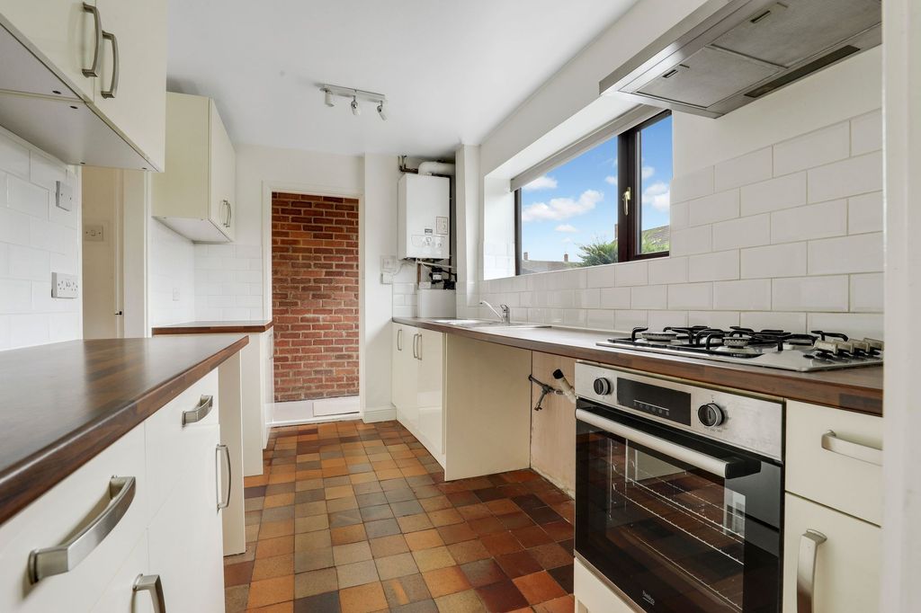 Property photo 2 of 19