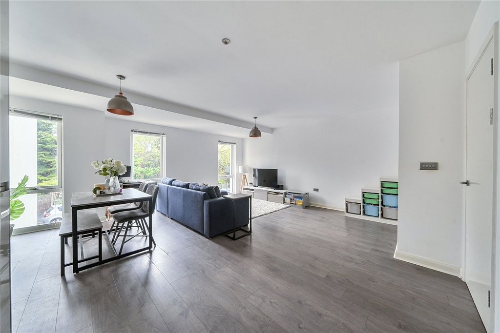 Property photo 3 of 14 Picture No. 13