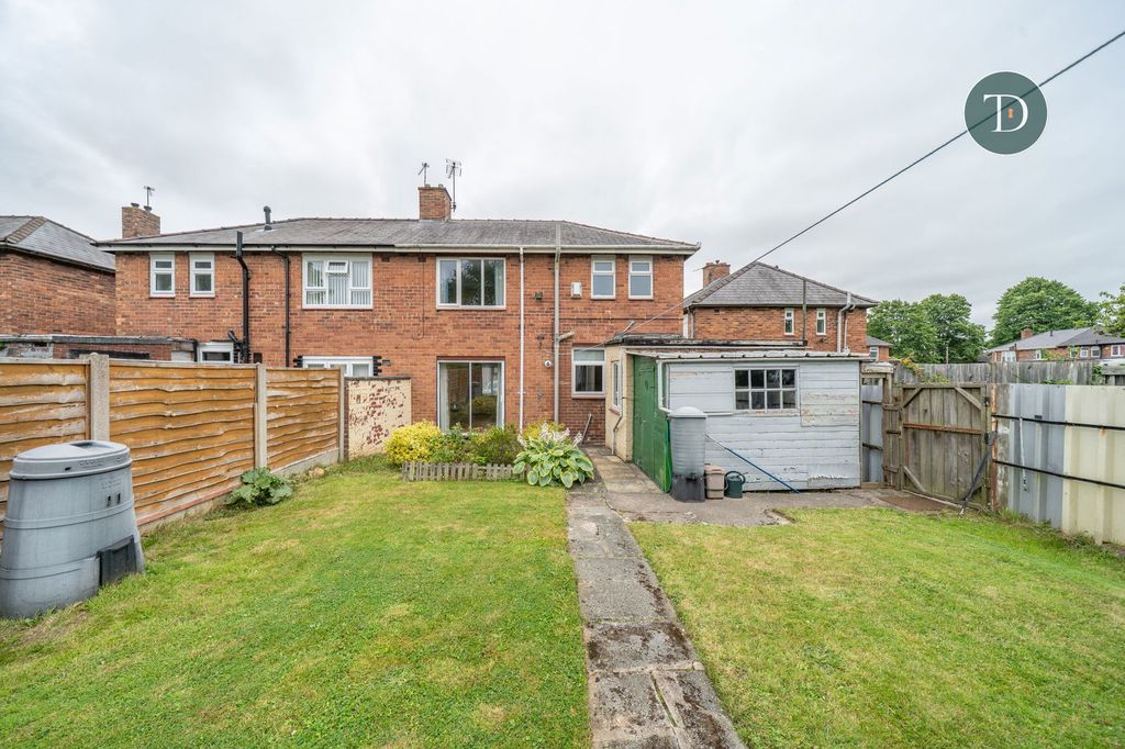 Property photo 2 of 32