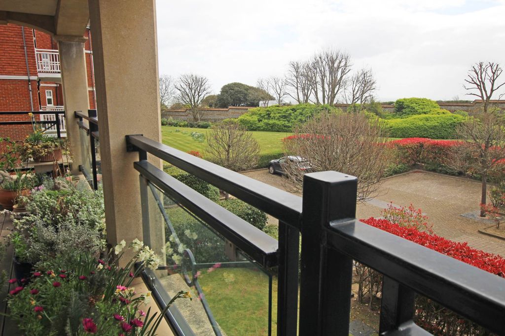 Additional image 6 of 3 bed flat for saleDarley Road, Eastbourne BN20