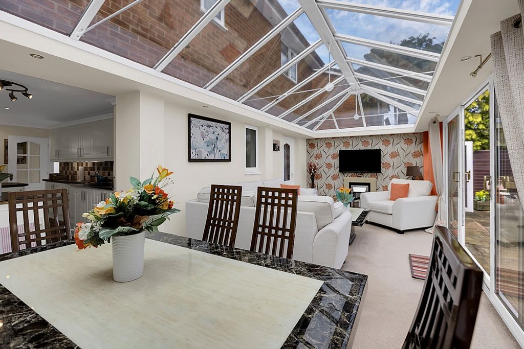 Property photo 3 of 25 4376464