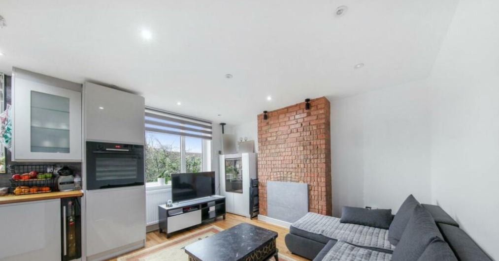 Property photo 2 of 17