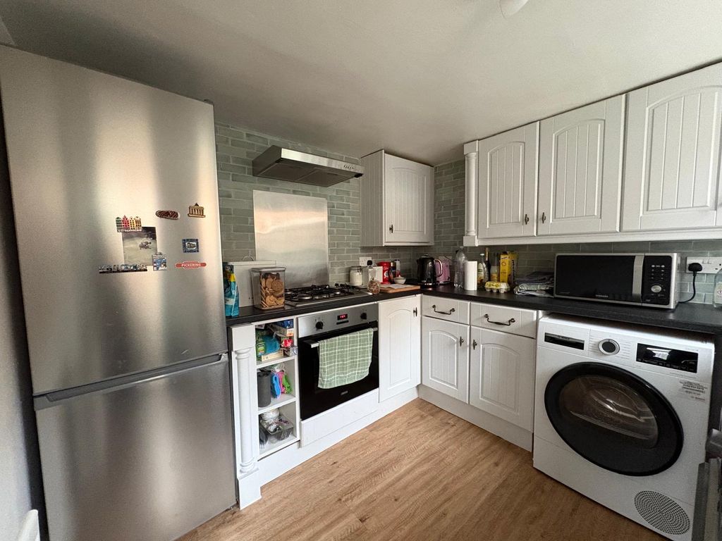 Property photo 3 of 18 Image