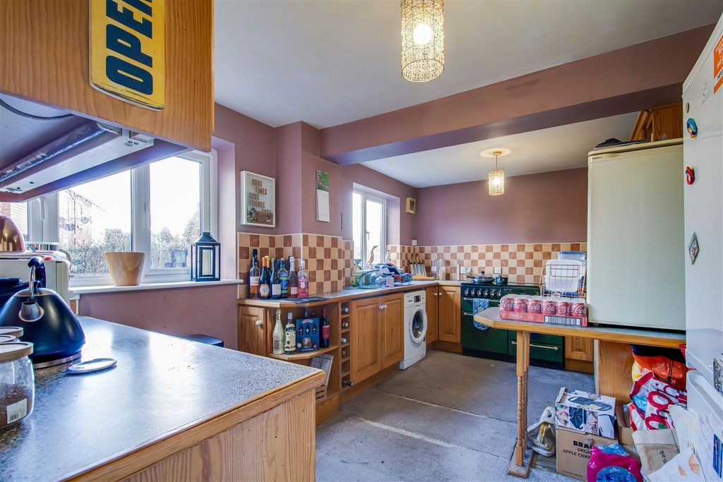 Property photo 3 of 13 Kitchen