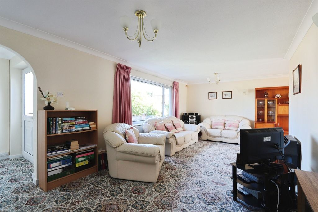 Property photo 2 of 14