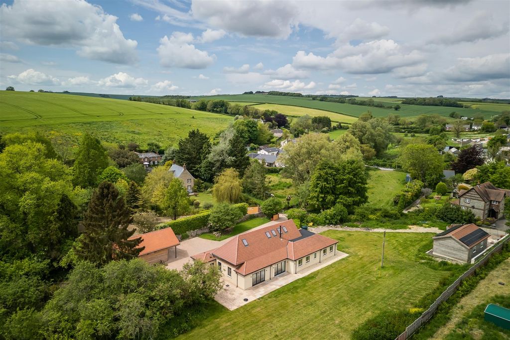 Property photo 1 of 18 Hazel Barn