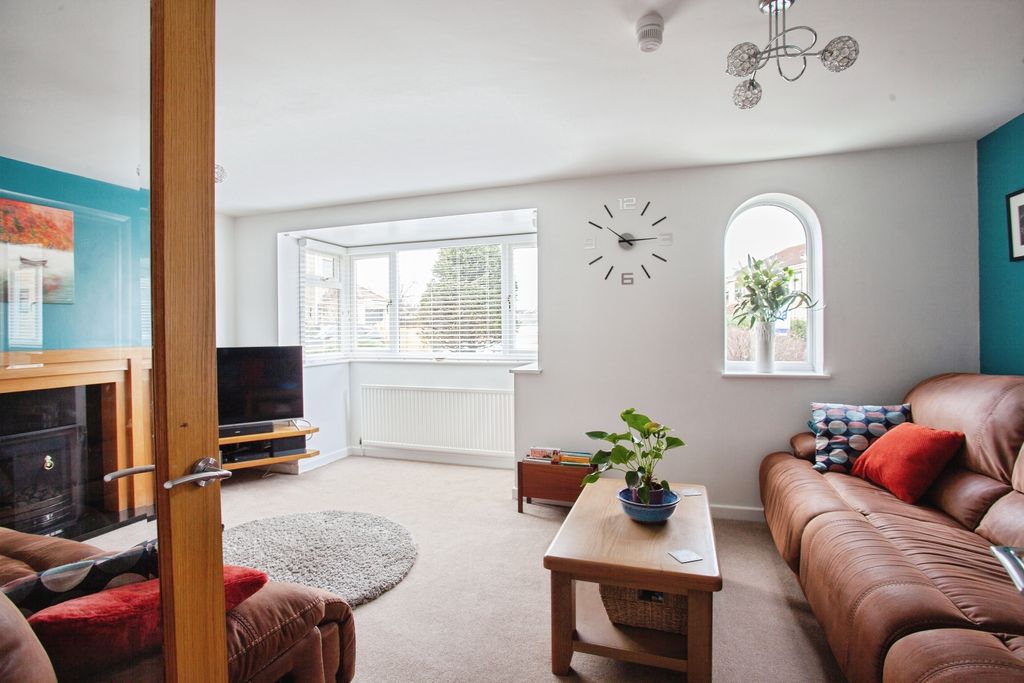 Property photo 3 of 28 Img_6432