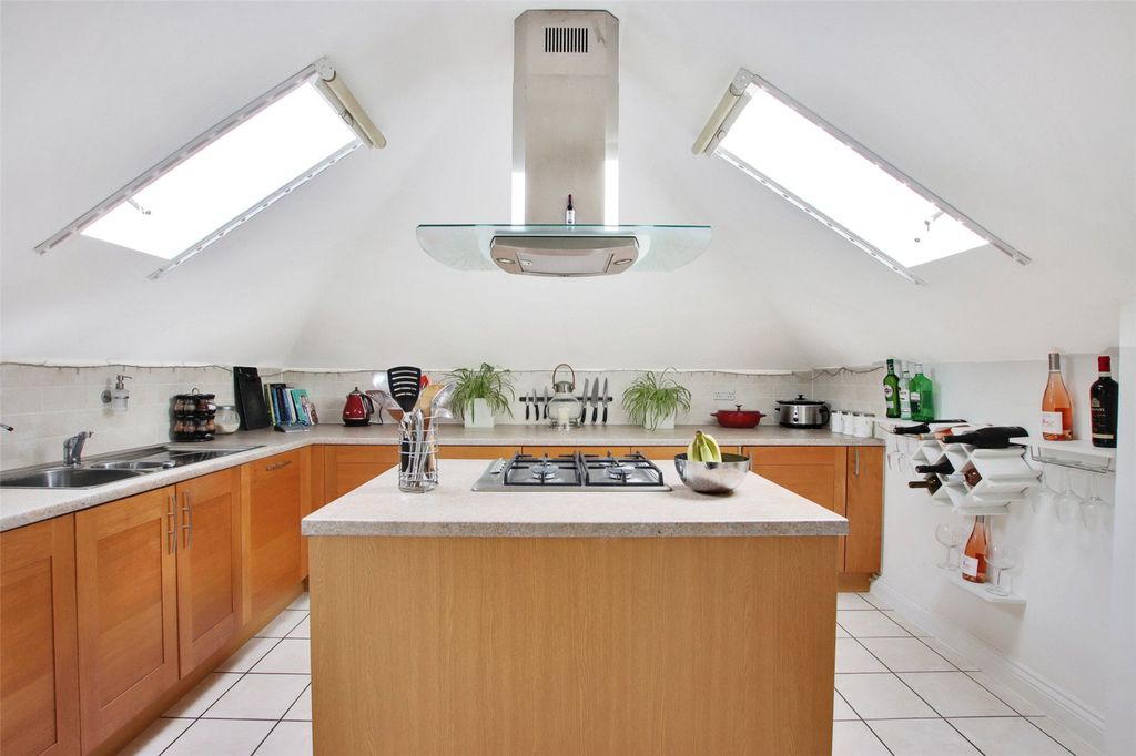 Property photo 3 of 14 Kitchen