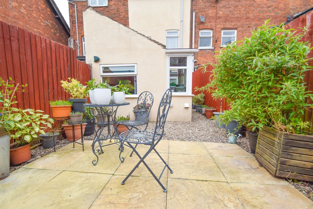 Property photo 2 of 19 Garden