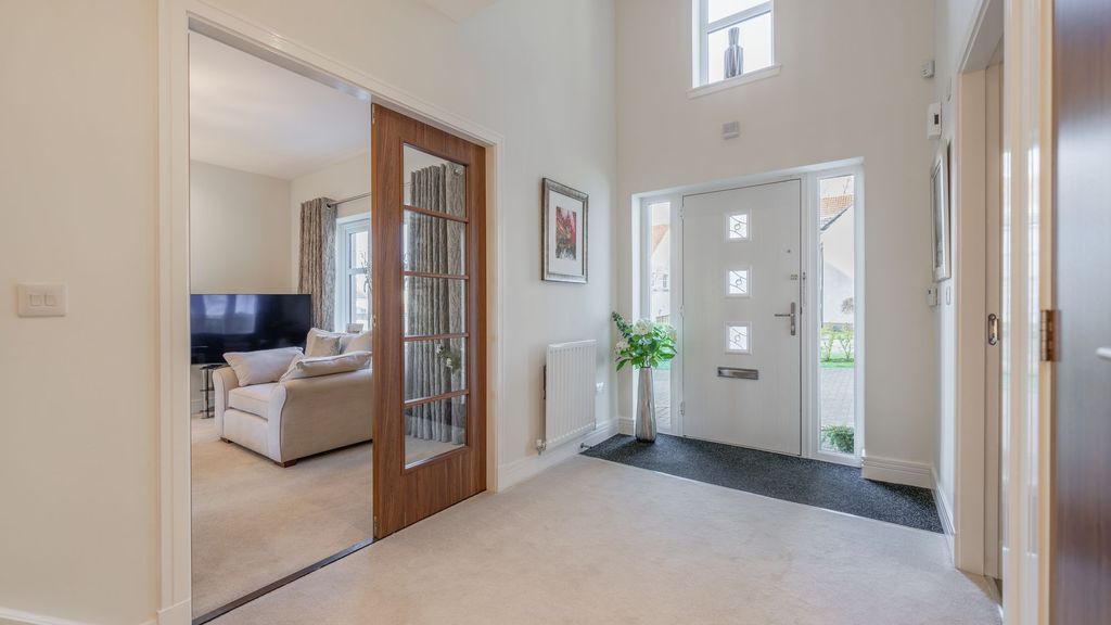 Property photo 3 of 50