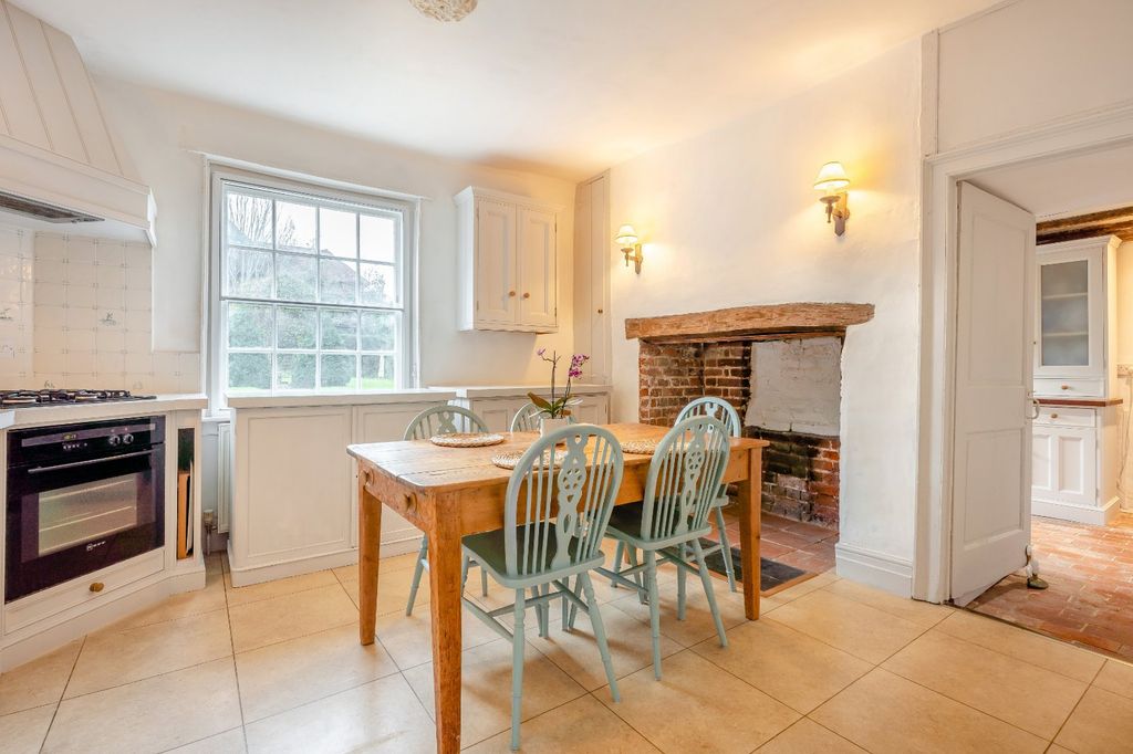 Property photo 3 of 25 Kitchen/Breakfast Rm