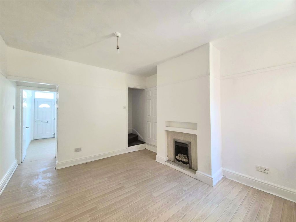 Property photo 2 of 15 Dining Room