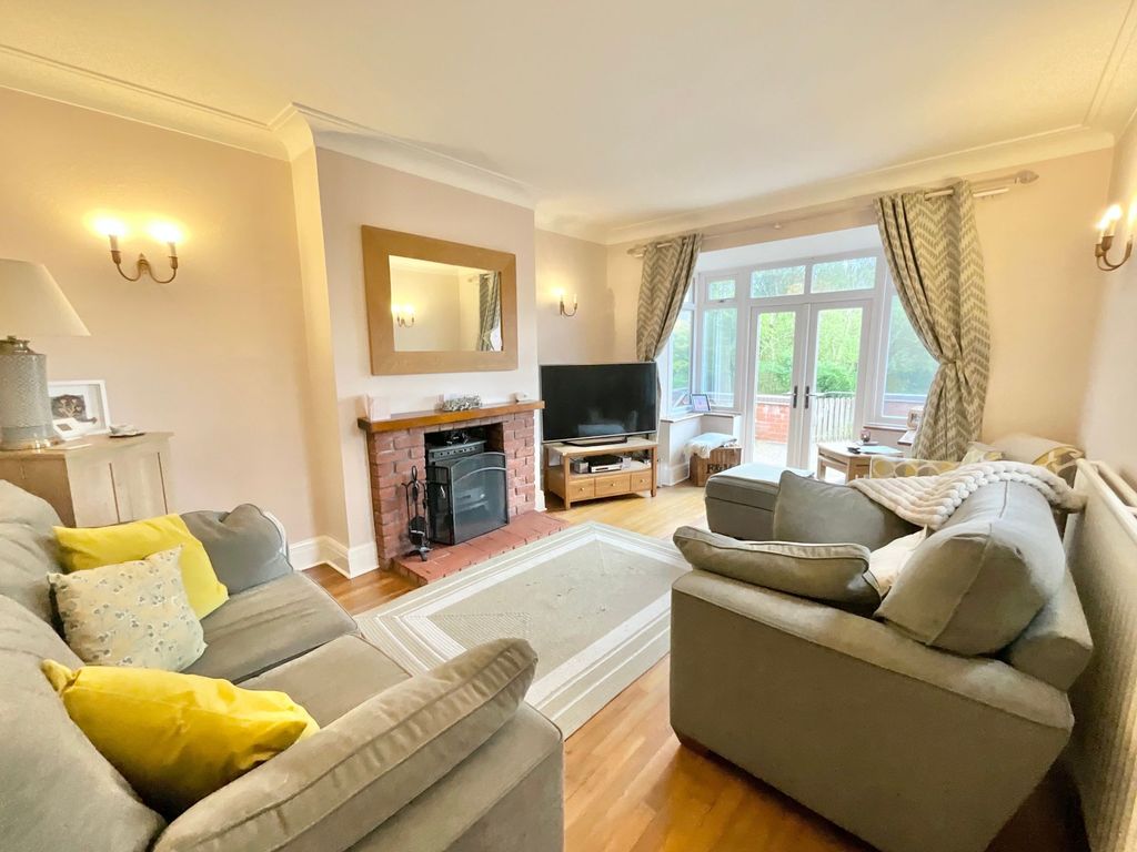 Property photo 3 of 42