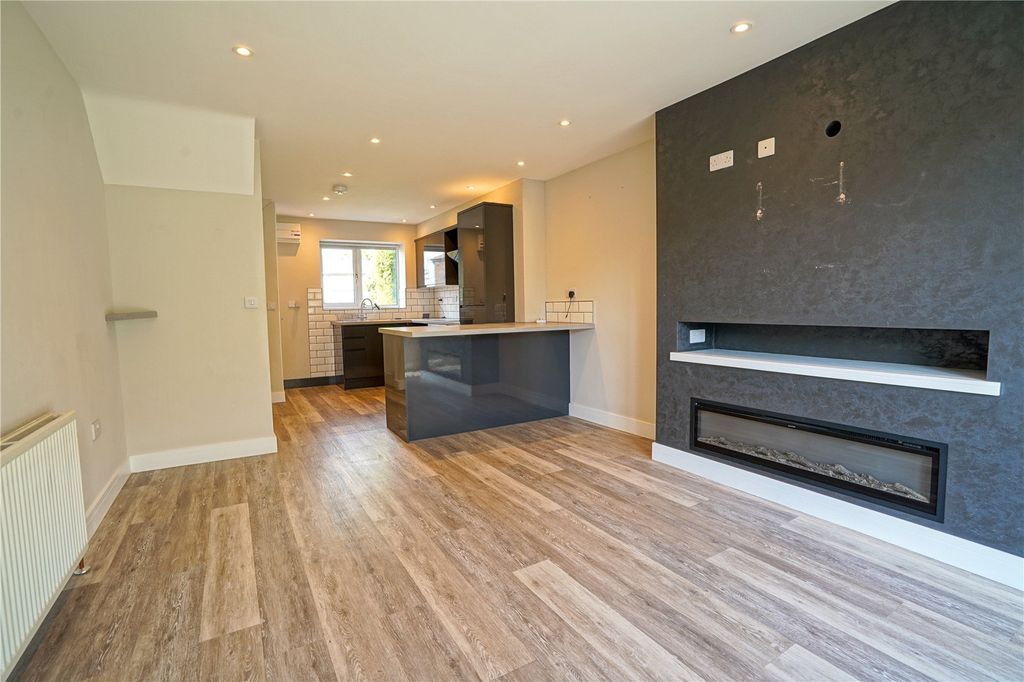 Property photo 3 of 14 Picture No. 01