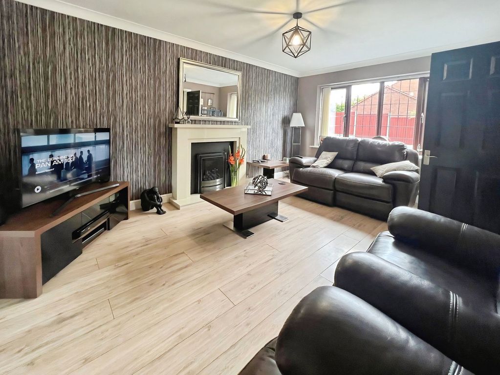 Property photo 3 of 32
