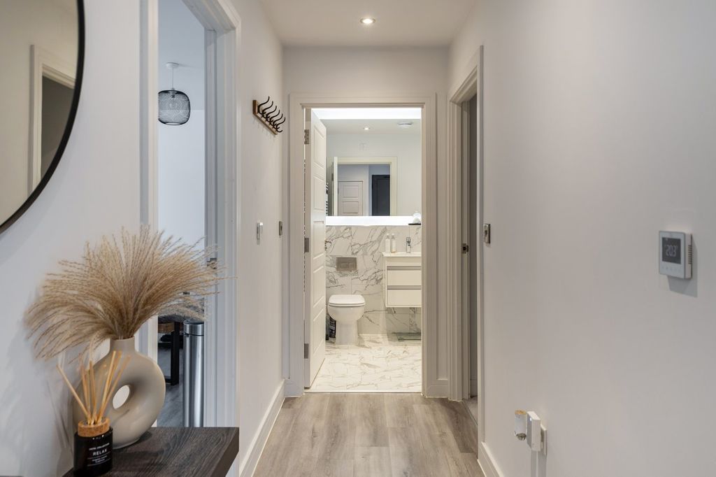 Property photo 3 of 27