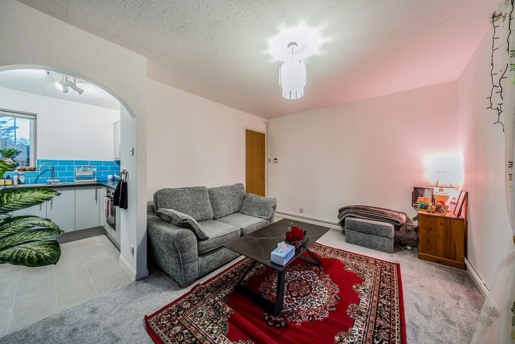 Property photo 2 of 15 1382830-7-691E198...