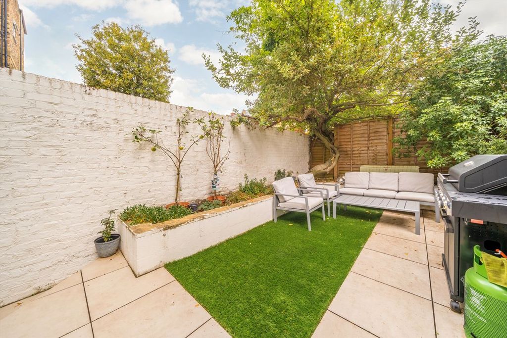 Property photo 3 of 7