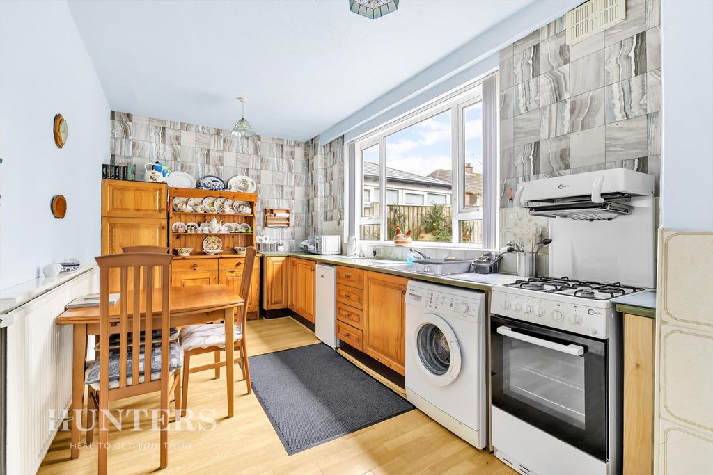 Property photo 2 of 20 Kitchen