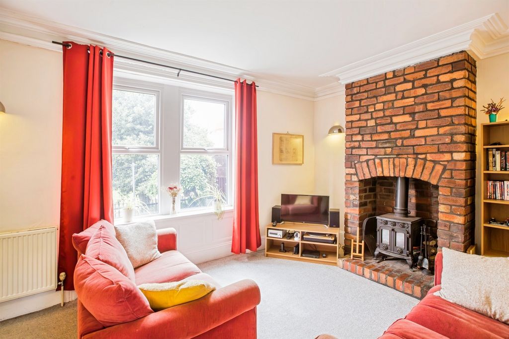 Property photo 2 of 19
