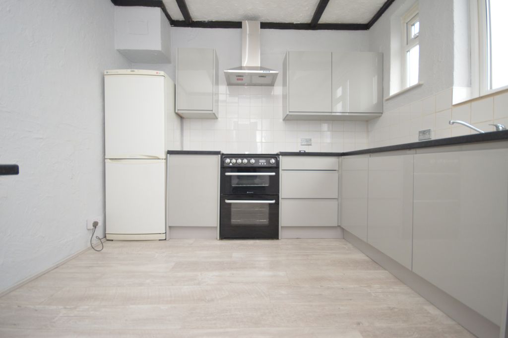 Property photo 3 of 8 Gallery