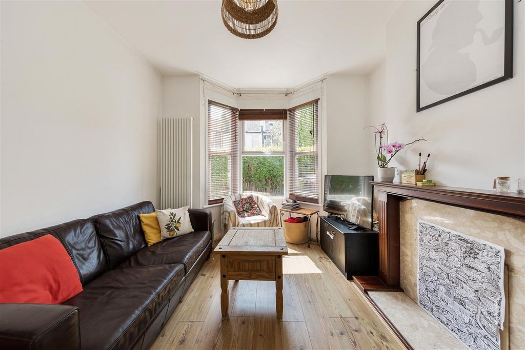 Property photo 3 of 19