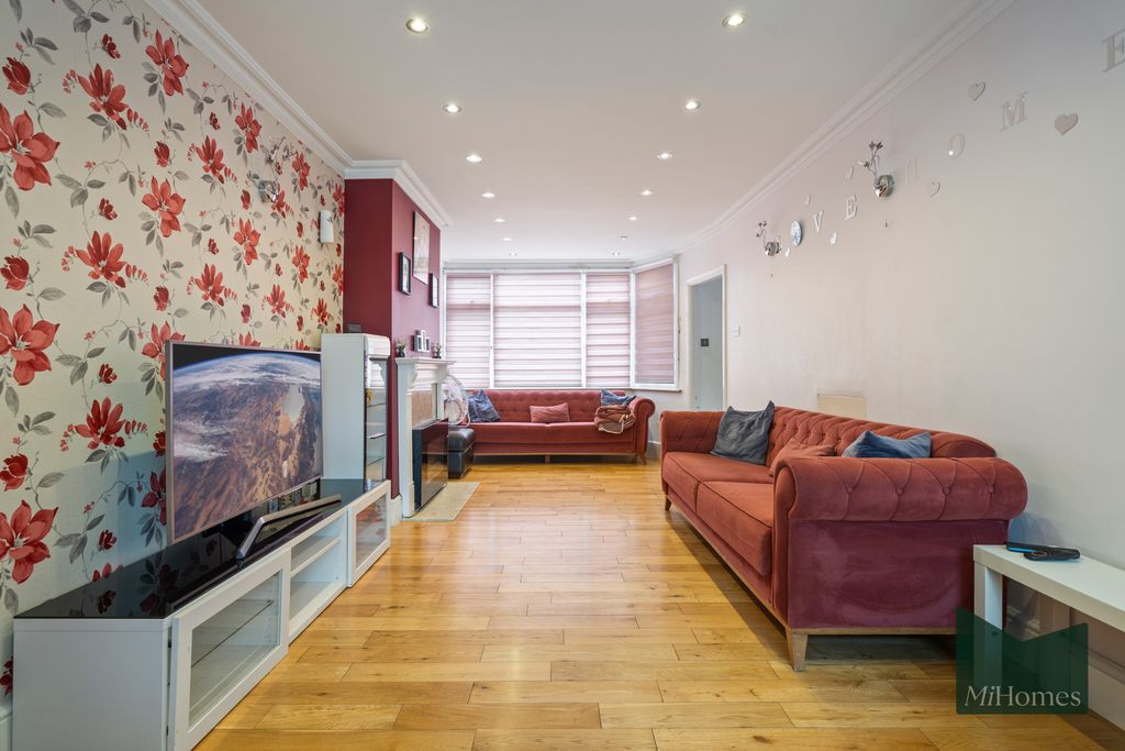 Property photo 2 of 12