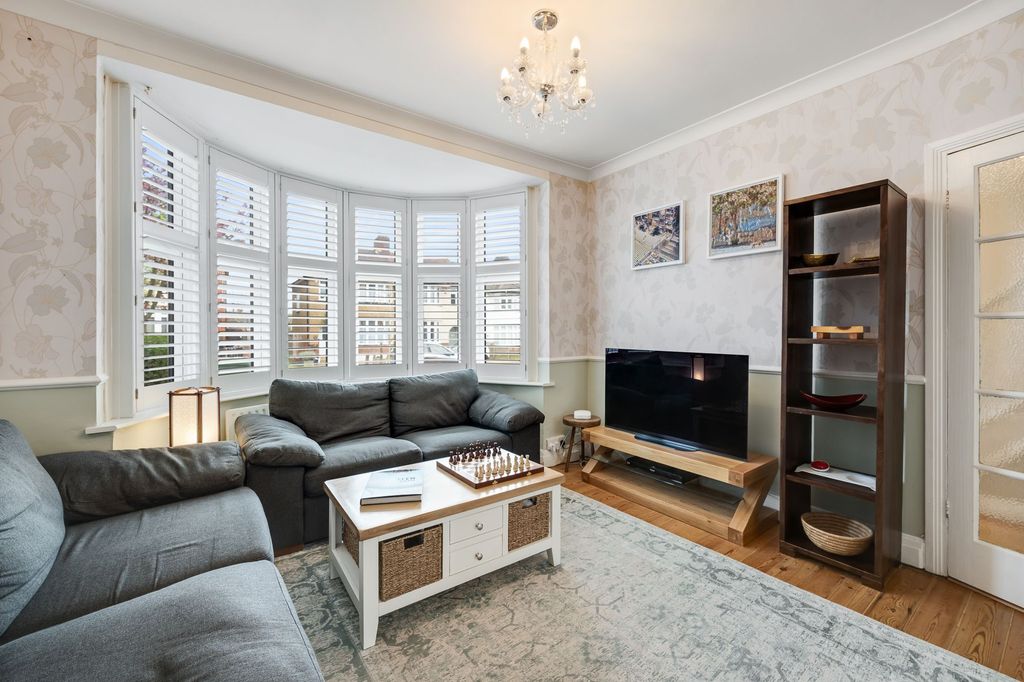 Property photo 3 of 19