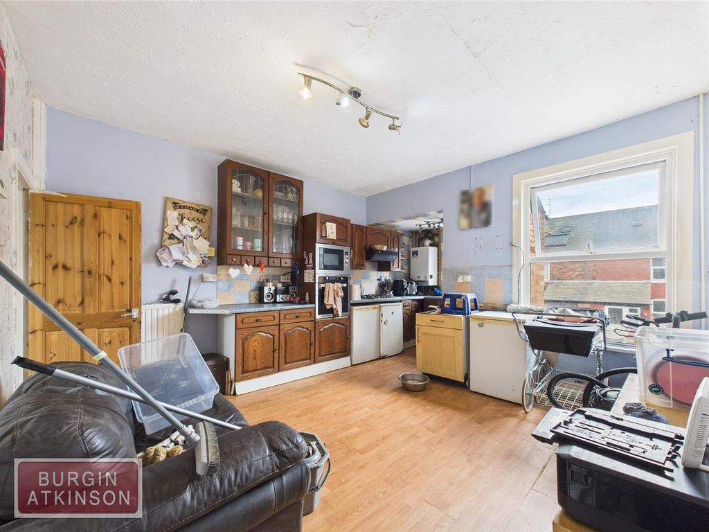 Property photo 3 of 37 Cam01619G0-Pr0131-Still010.Jpg