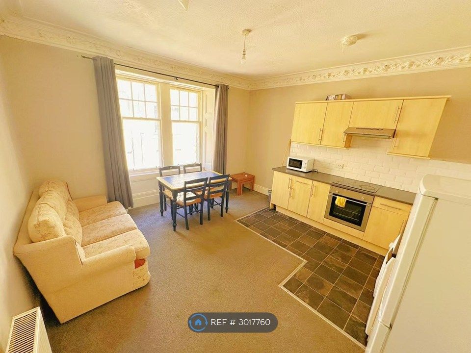 Property photo 1 of 7 Living Area