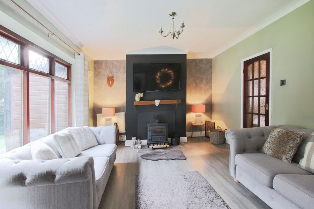 Property photo 2 of 29 4505725