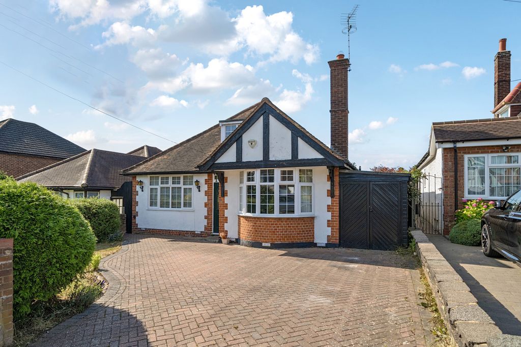 Property photo 1 of 17 1311318-15-6851Bc...