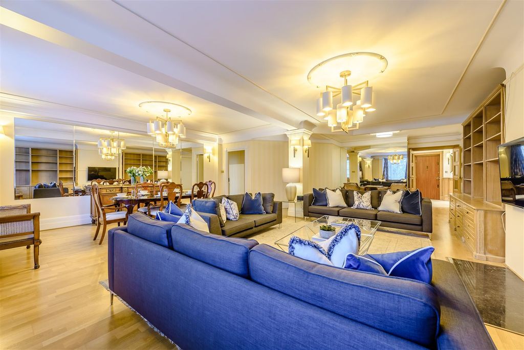 Property photo 3 of 28 8451956-Interior08.Jpg